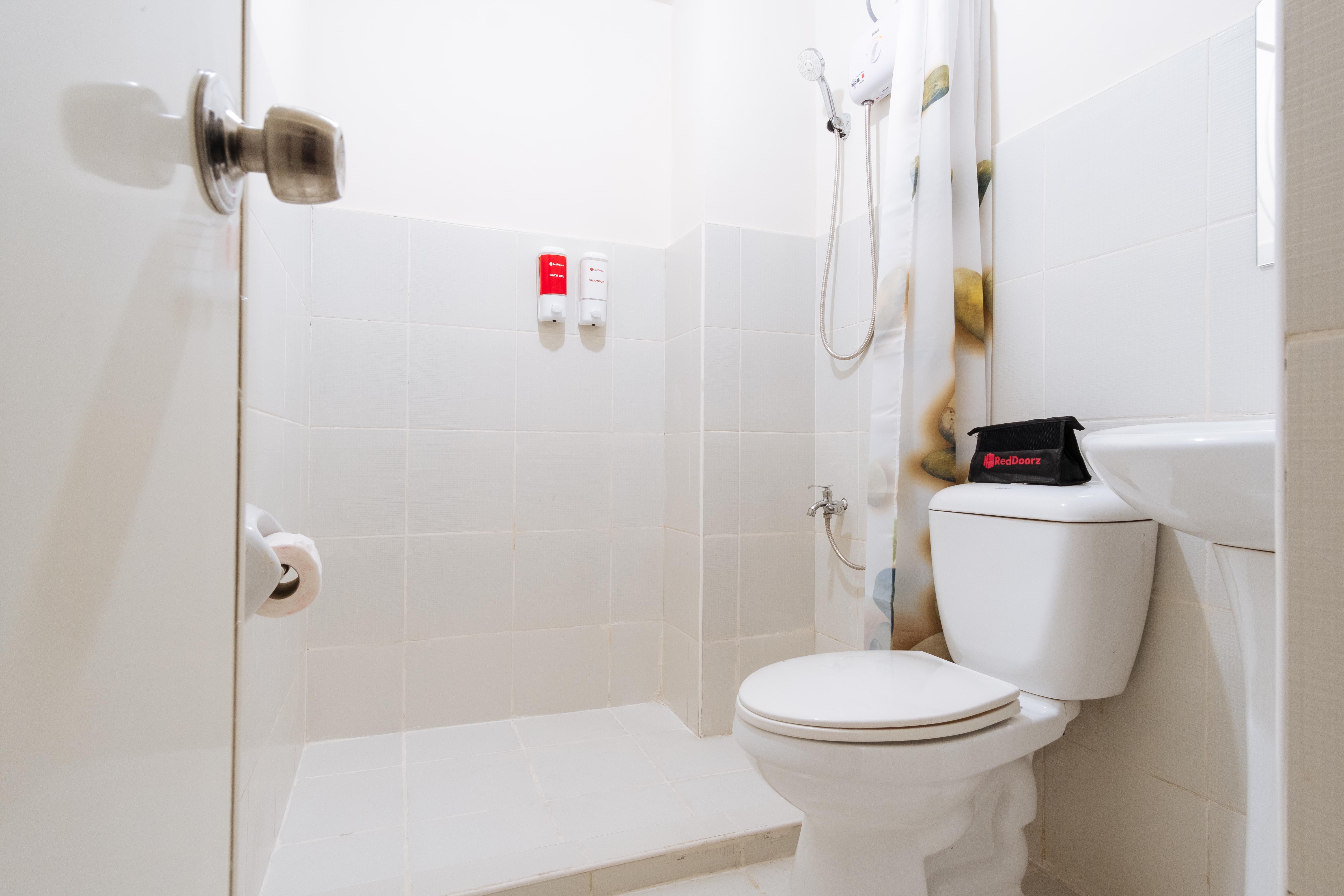 RedDoorz at Kassel Residences Parañaque Paranaque City Exterior foto